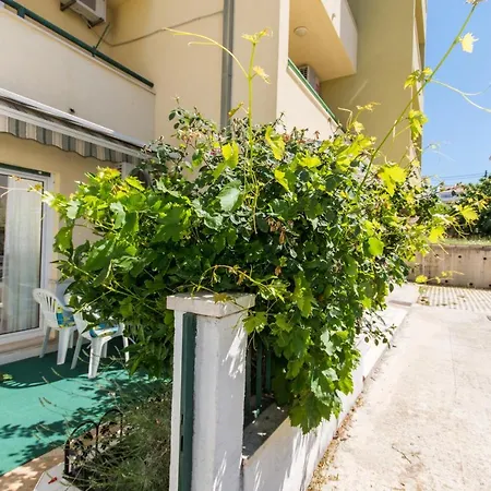 Apartments Katic Trogir Exterior photo